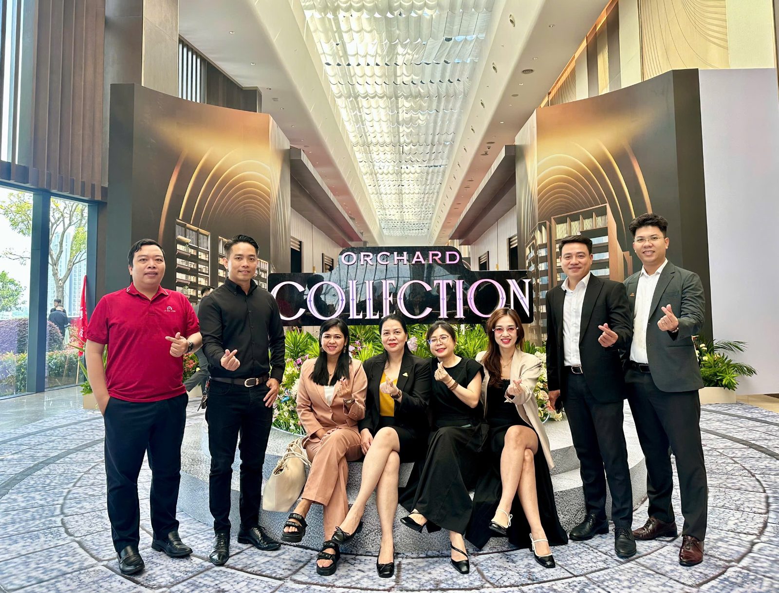 Đội ngũ La Sol Land tham quan sự kiện giới thiệu Orchard Collection