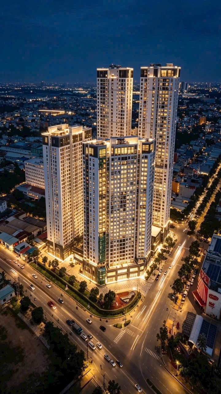 Cụm tháp và khối đế thương mại Green Skyline về đêm